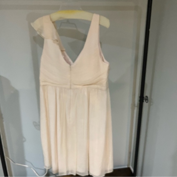 Cream colour crepe dress - Picture 2 of 4